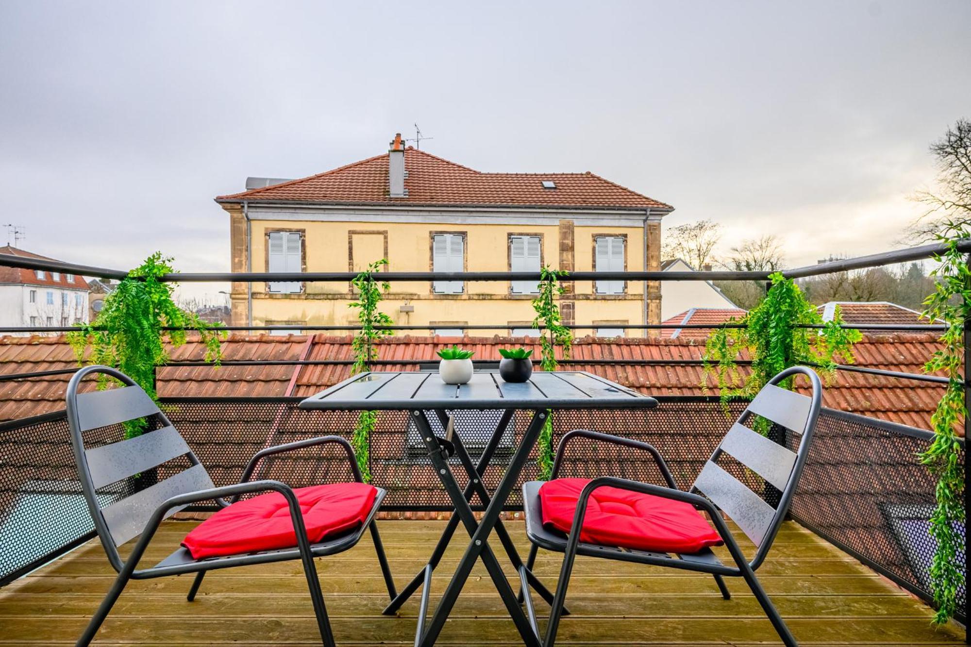 Le Charles Apartment Montbéliard Екстериор снимка