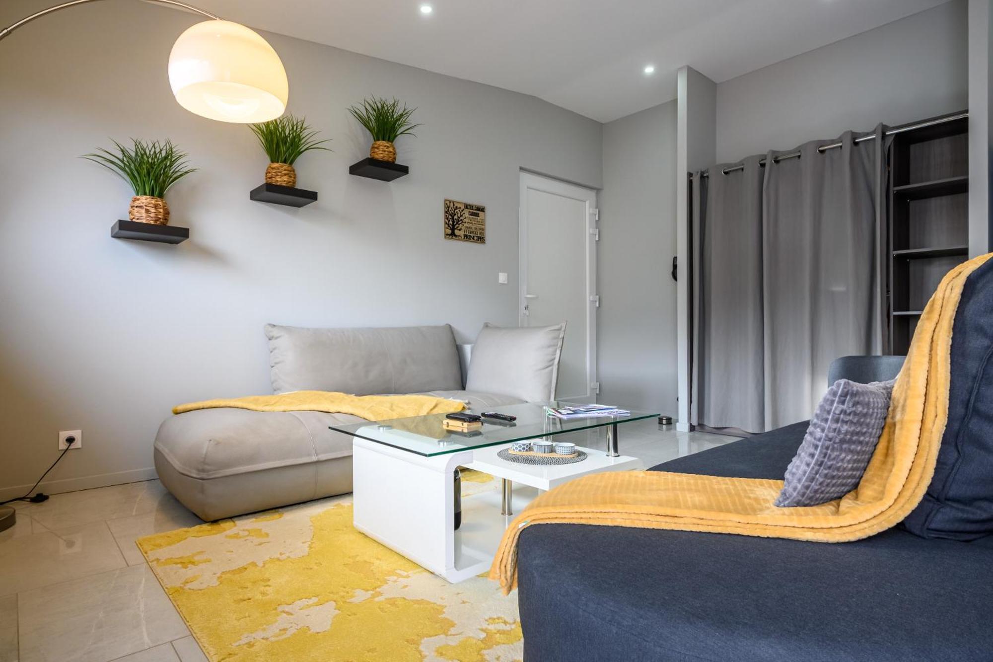 Le Charles Apartment Montbéliard Екстериор снимка