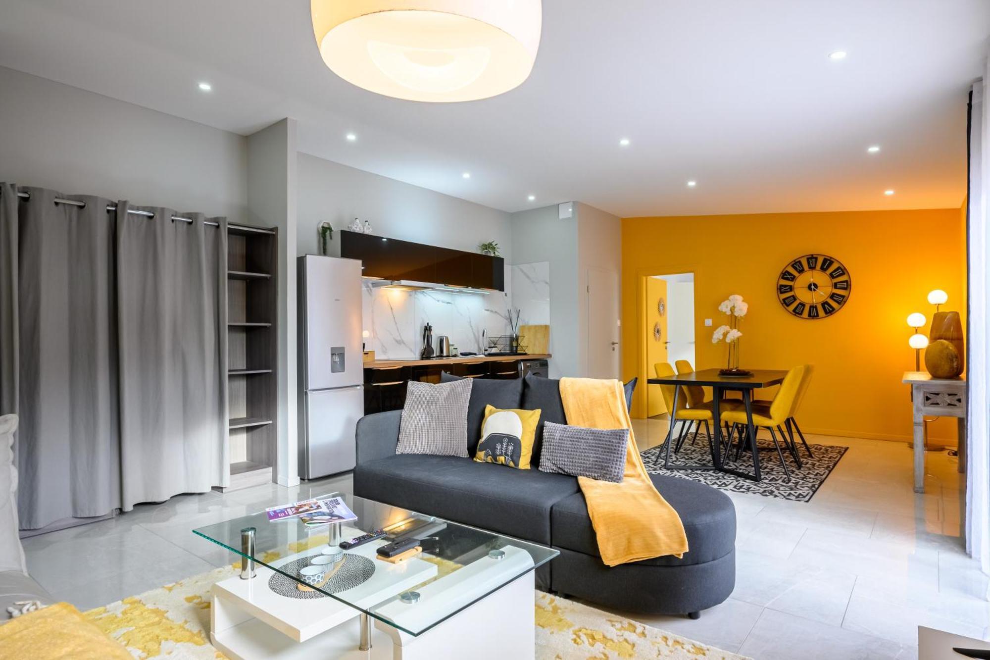 Le Charles Apartment Montbéliard Екстериор снимка