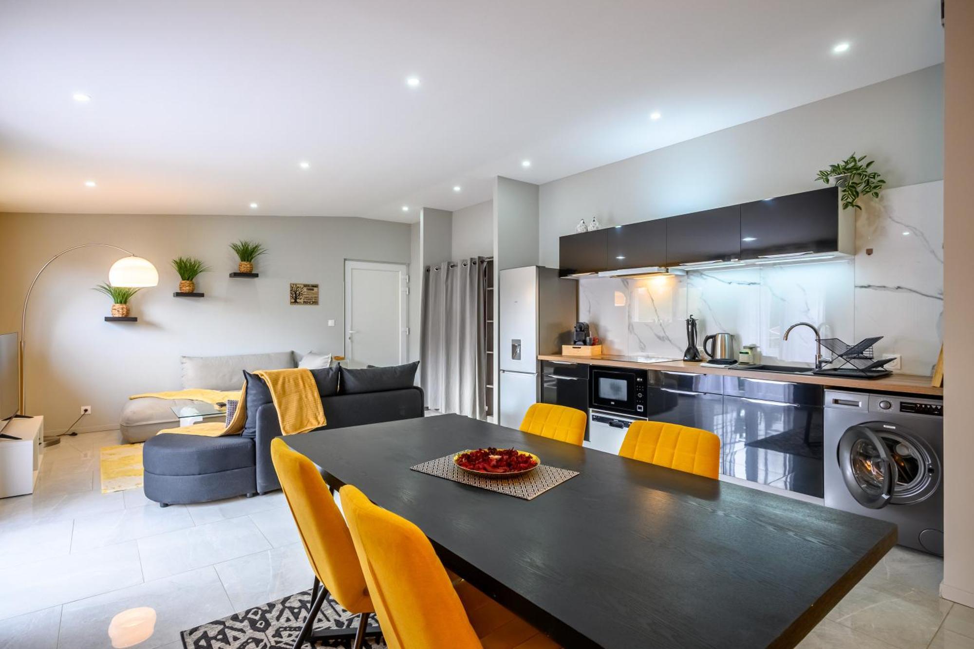 Le Charles Apartment Montbéliard Екстериор снимка